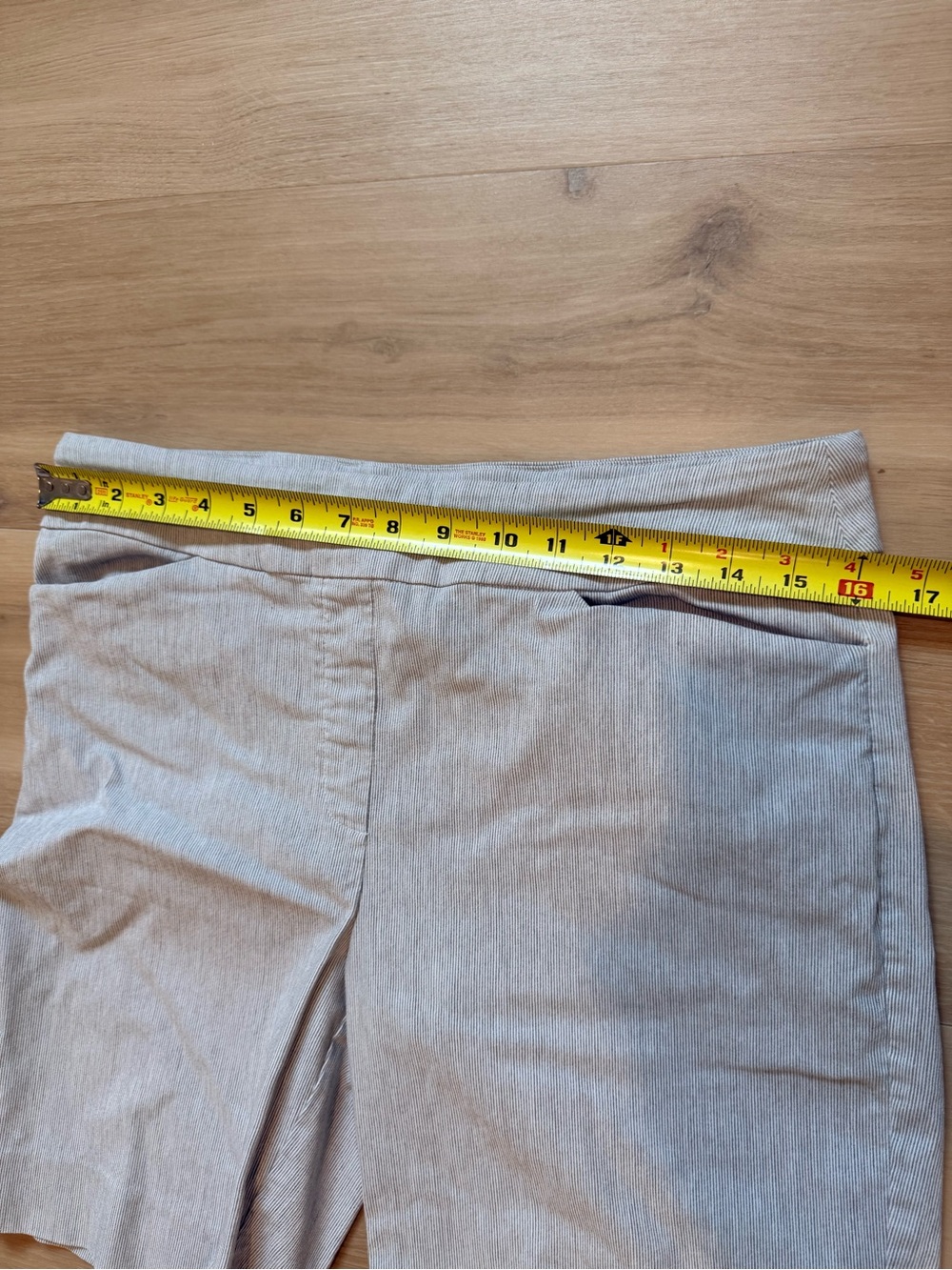 Hilary Radley Women’s Pull On Bermuda Shorts Gray Stripe Stretch Large - Picture 5 of 6
